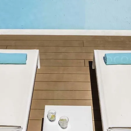 Sleeps 10 Pool Air Con Wifi 别墅 *