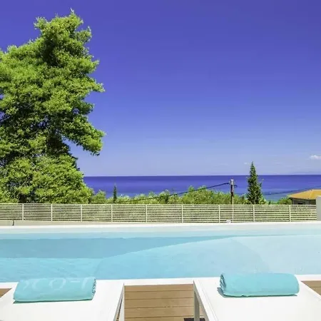 Sleeps 10 Pool Air Con Wifi 别墅 *