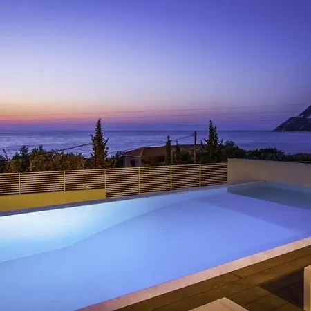 Sleeps 10 Pool Air Con Wifi 别墅