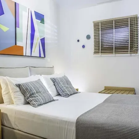 Sleeps 10 Pool Air Con Wifi 别墅