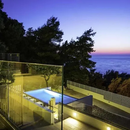 Sleeps 10 Pool Air Con Wifi 别墅 *