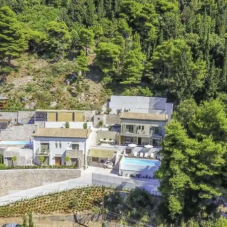 Sleeps 10 Pool Air Con Wifi *
